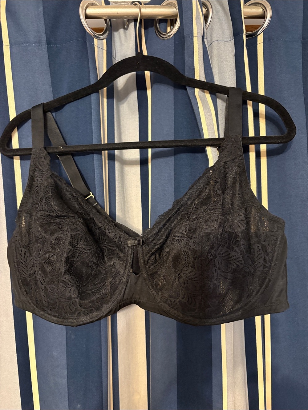 Auden 42DDD black lacy bra
